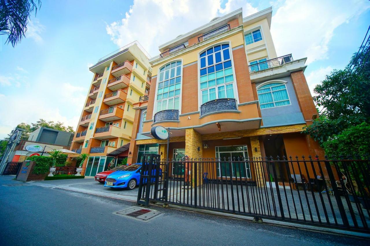 Greenview Ekkamai10 3*