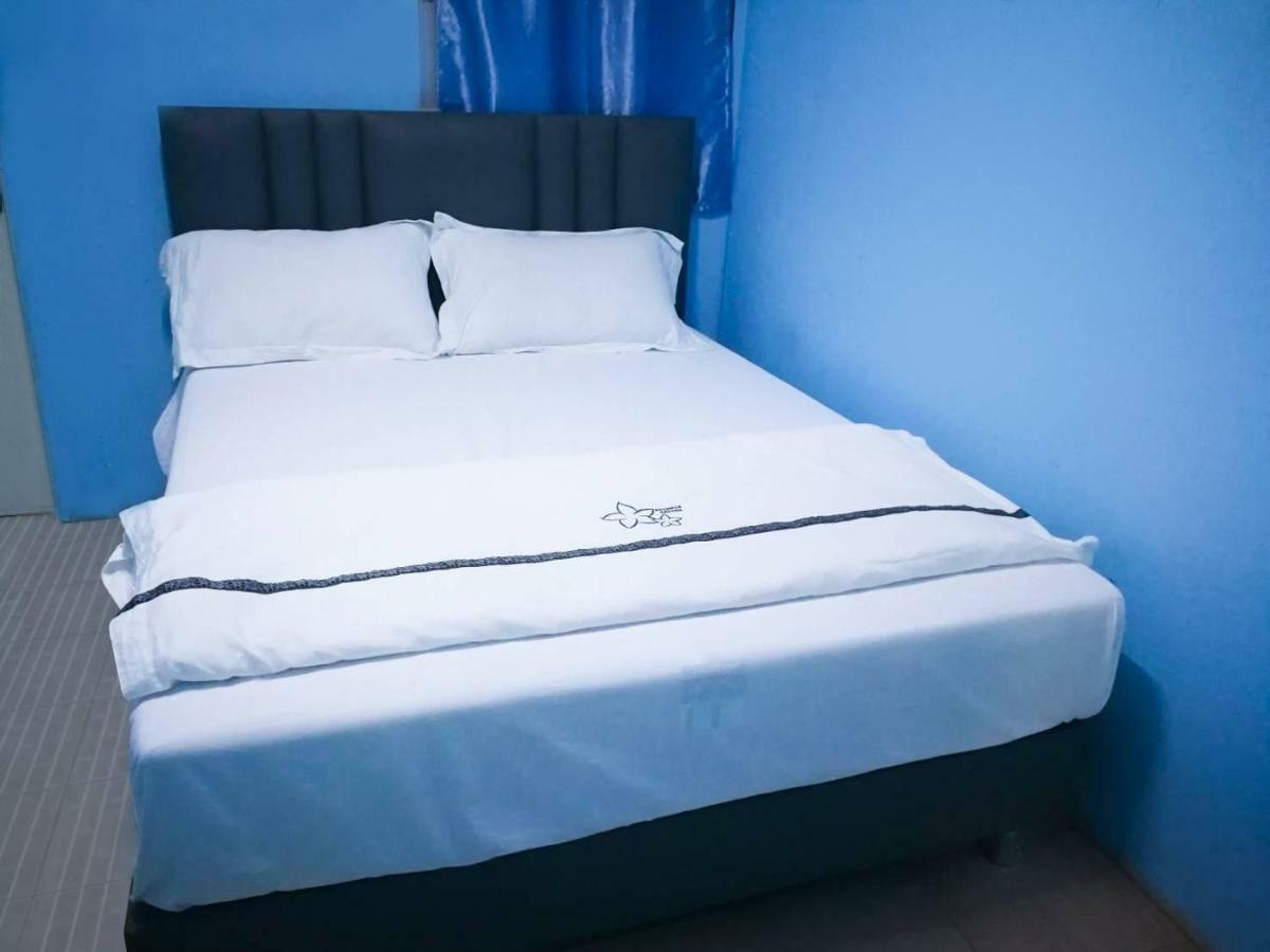 Hostel Blue House *
