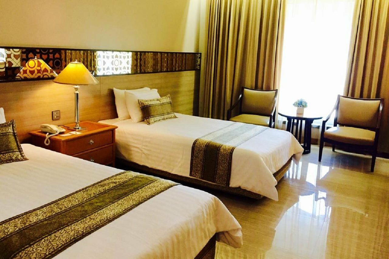 Indra Regent Hotel 4*