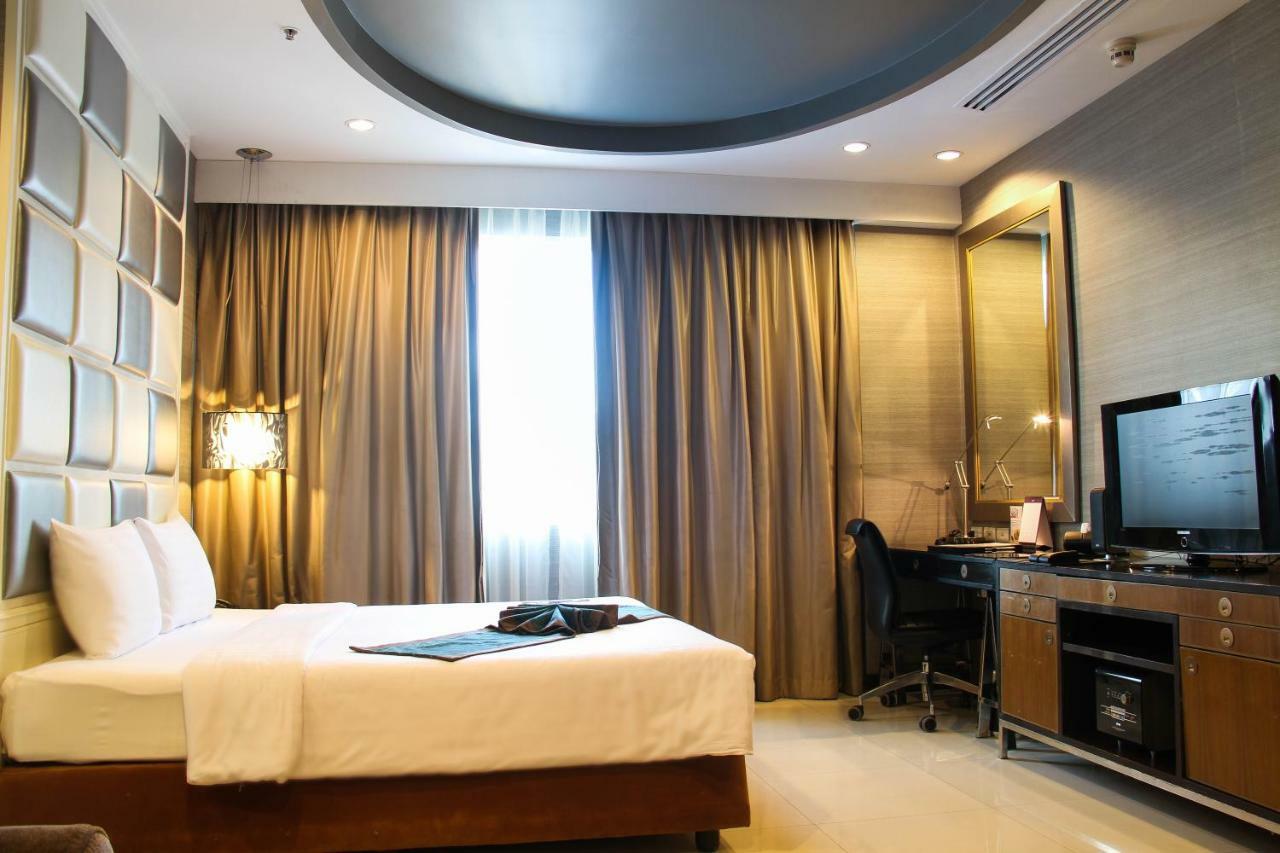 Furamaxclusive Asoke, Khách sạn 4*