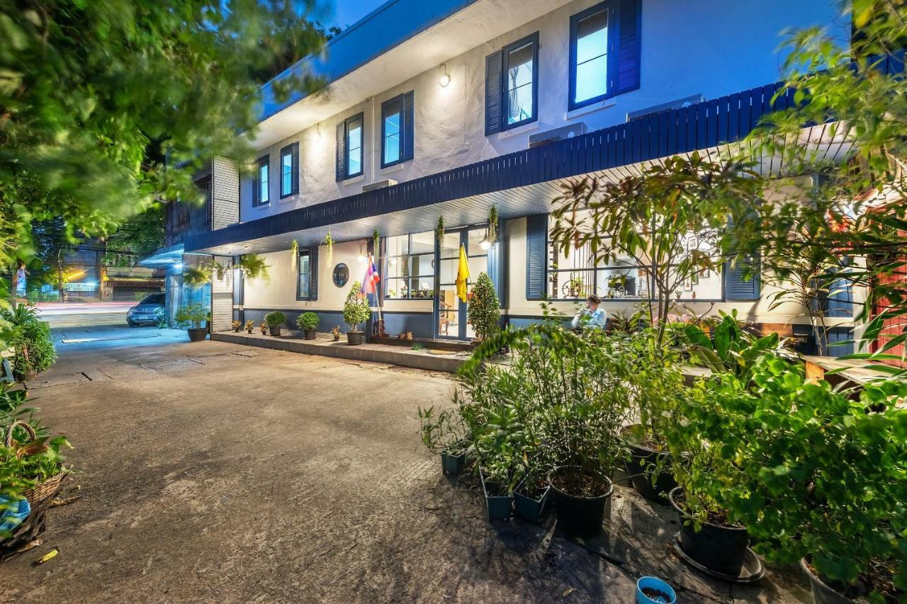 Visut House Bed & Breakfast Bangkok