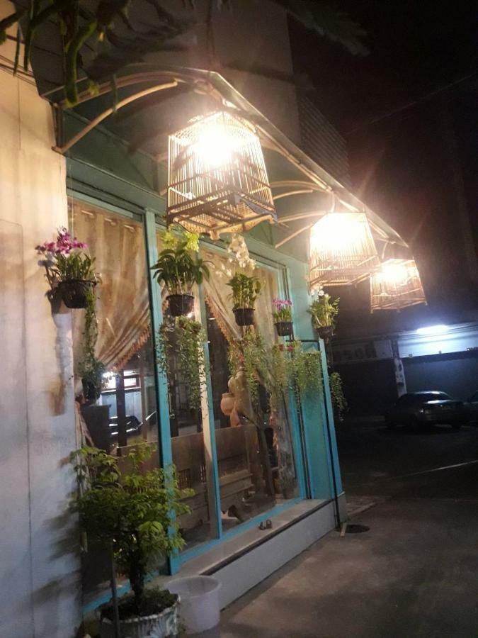 Ruan Ben Ja Don Mueang,bangkok Bangkok