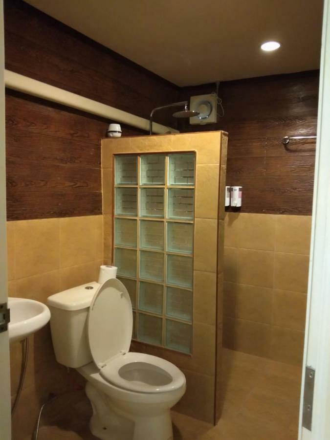 Ruan Ben Ja Don Mueang,bangkok