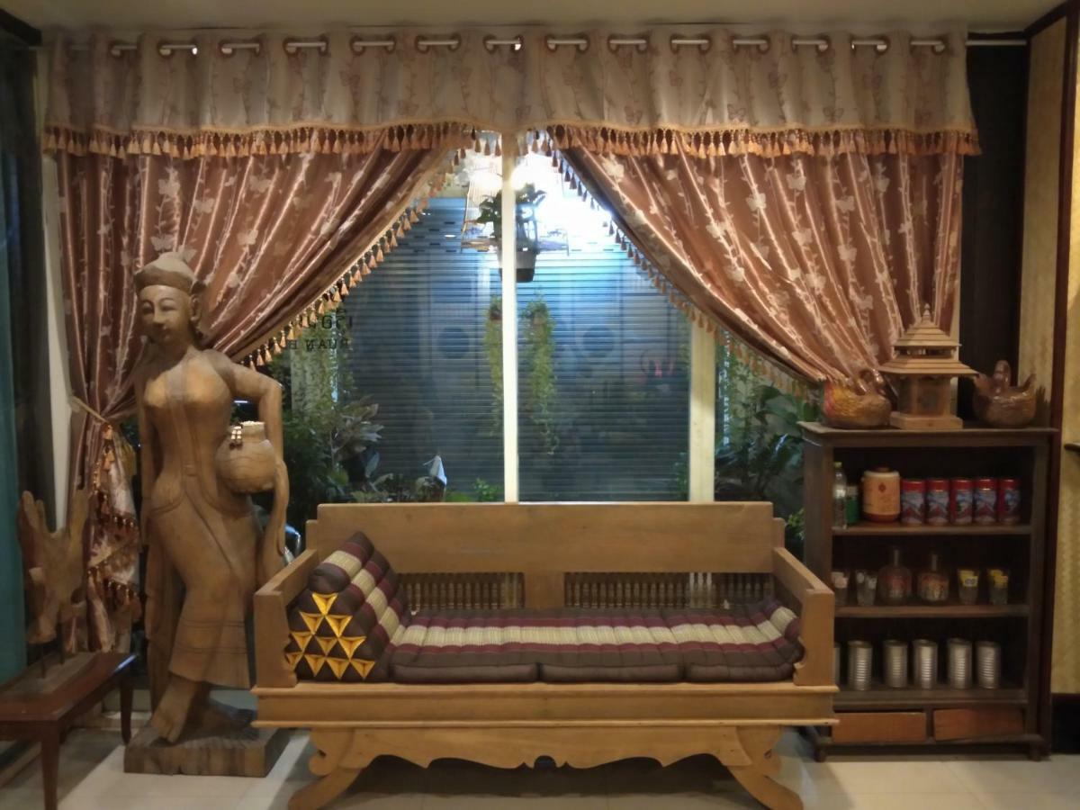 Ruan Ben Ja Don Mueang,bangkok