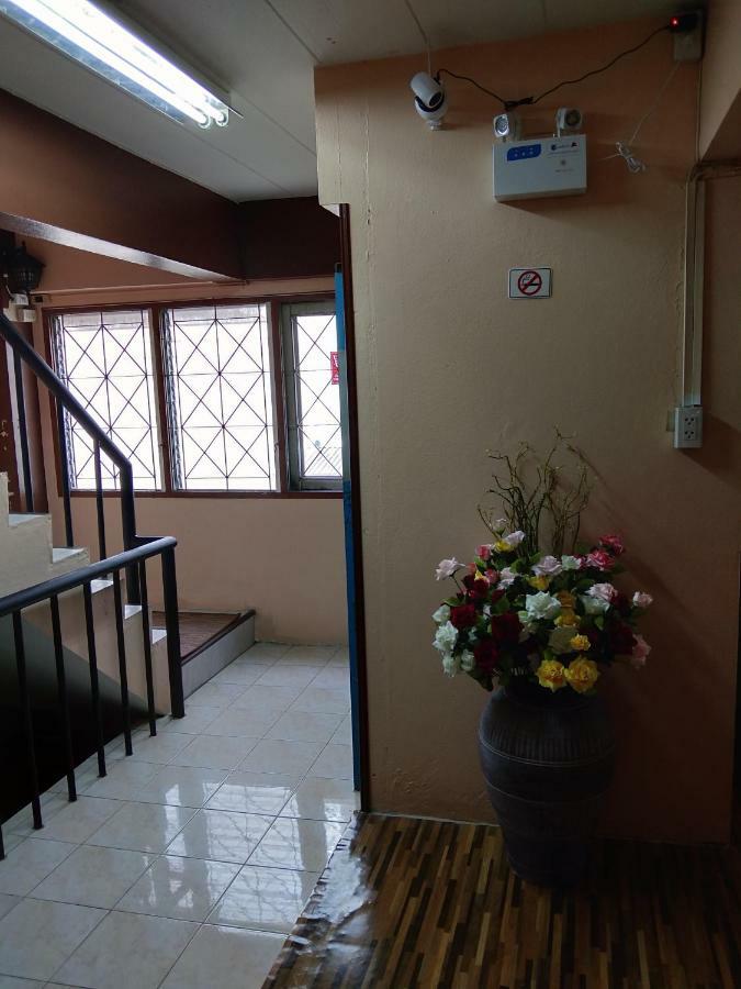 Hostel Ruan Ben Ja Don Mueang,bangkok *