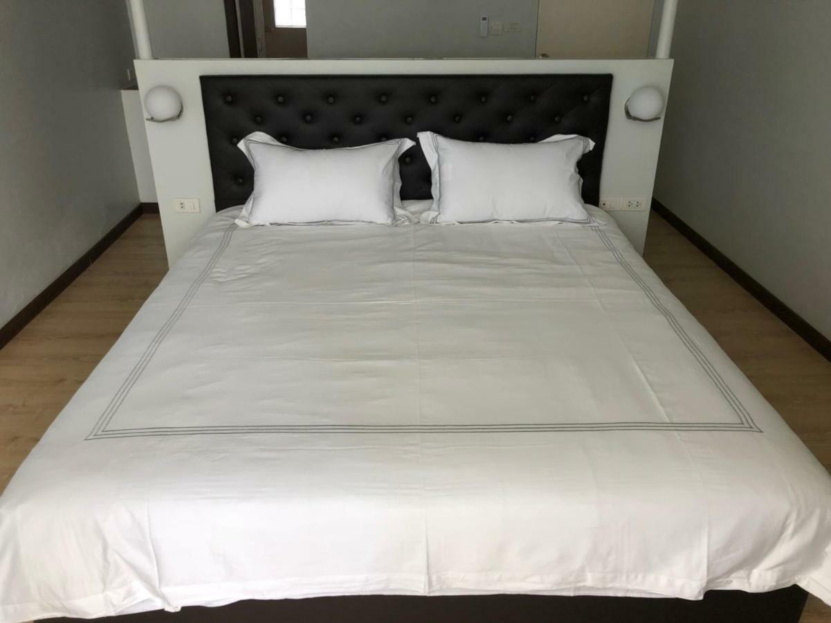 Meet 2* Bangkok