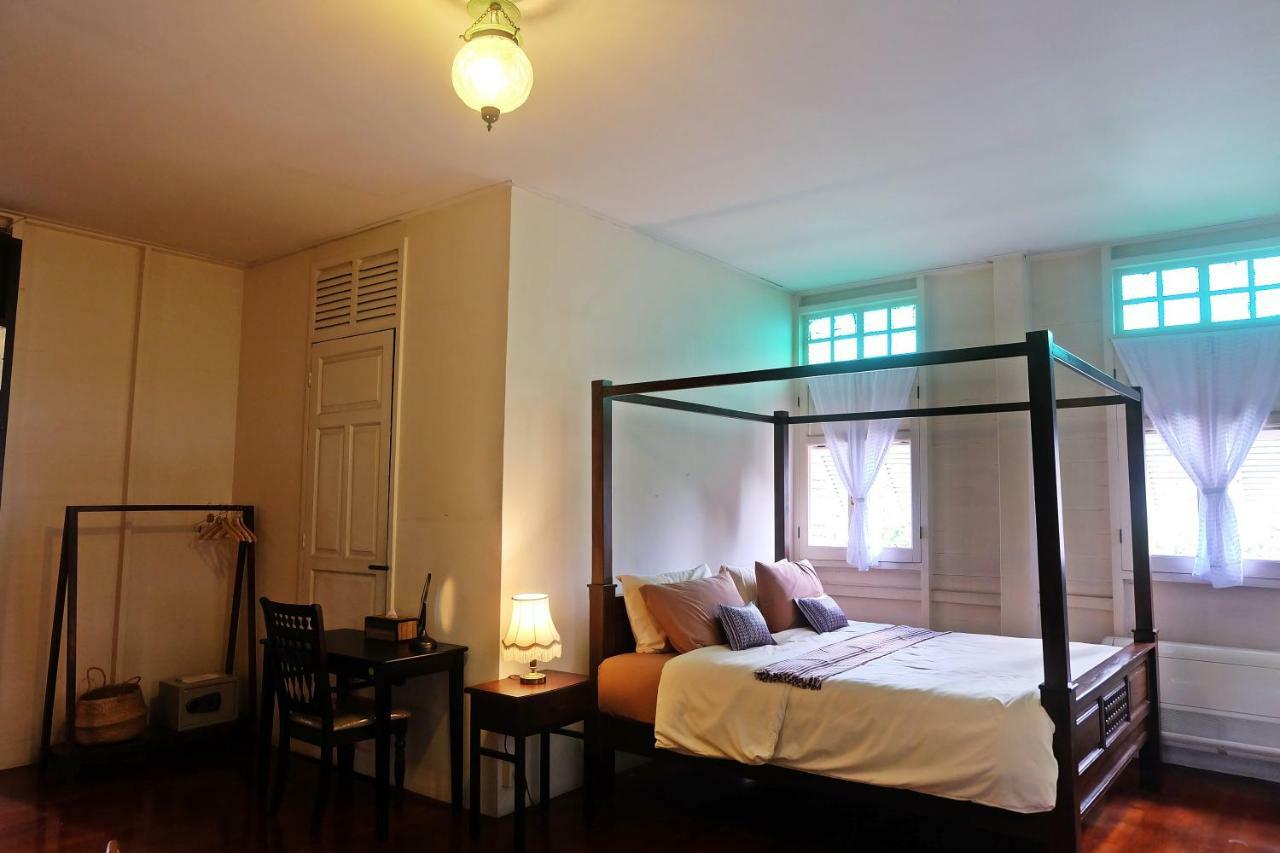 24 Samsen Heritage House Bangkok