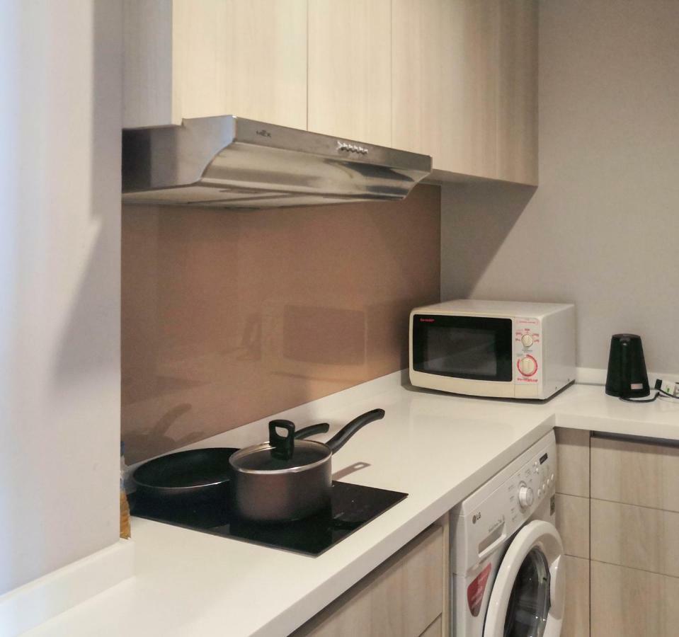 Hiii-homtel At Soi 24 Sukhumvit With Rooftop Boundless Pool-bts Phrom Phong&em District Leilighet *