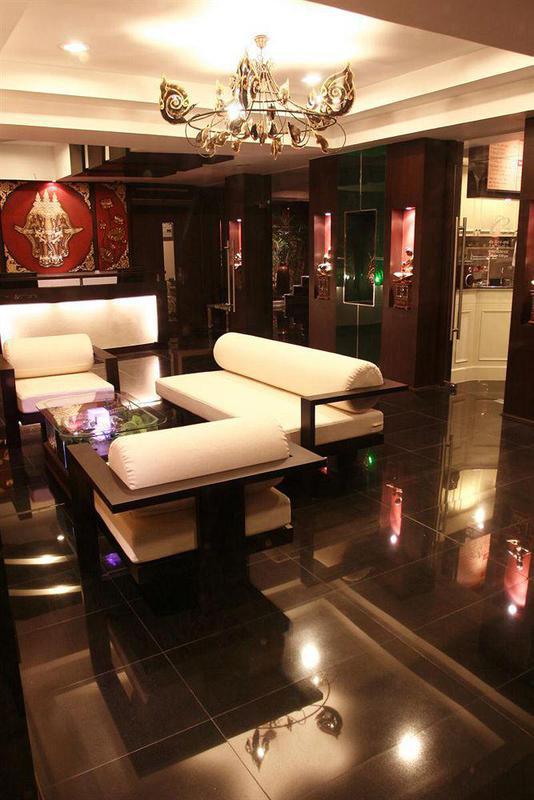 Mirth Sathorn Khách sạn 3*