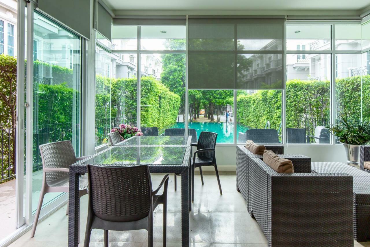 Breezy Haus By Max In Cbd *