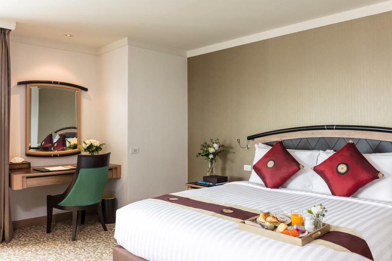 Baiyoke Sky Hotell 4*