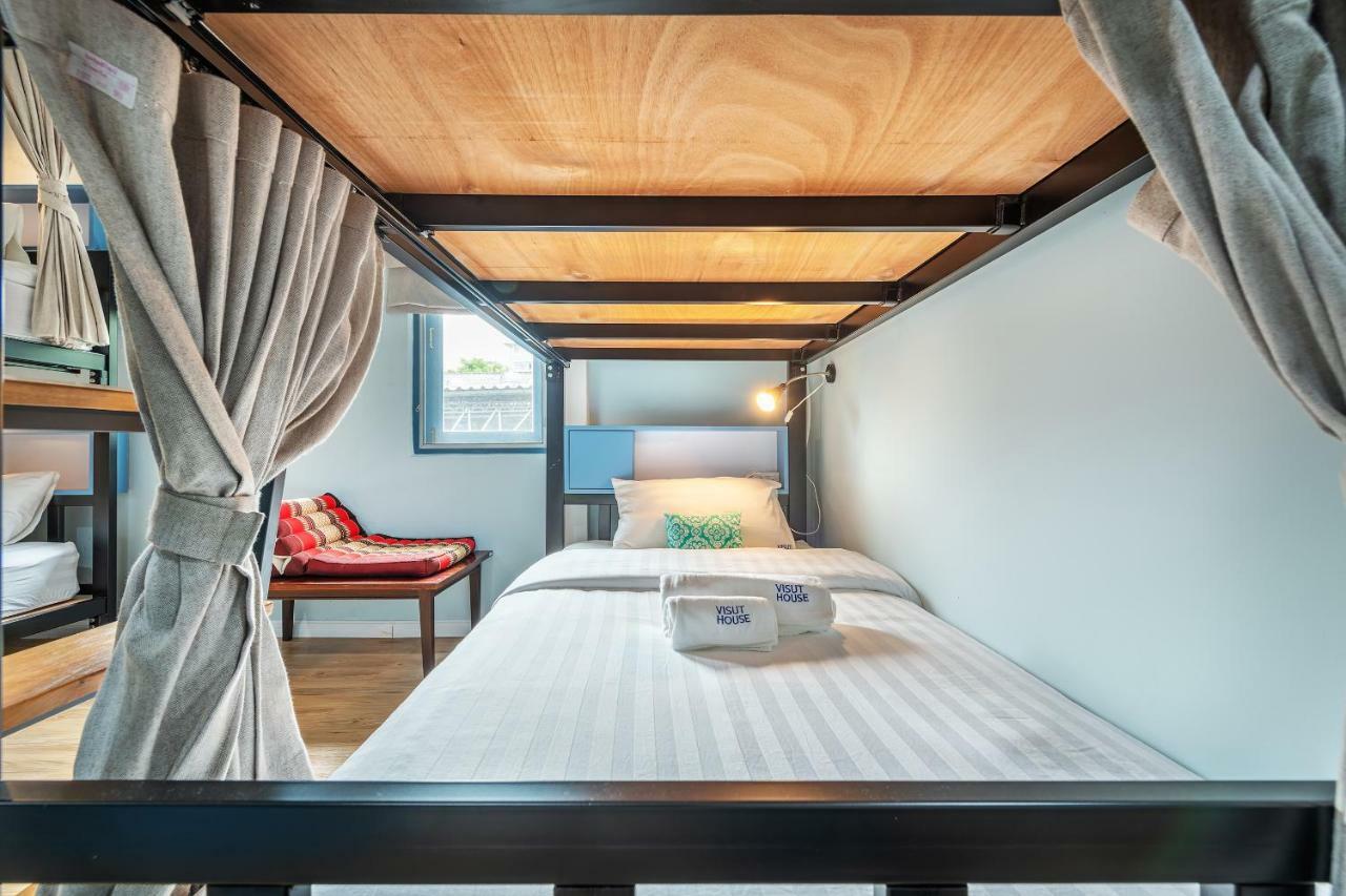 Bed & Breakfast Visut House
