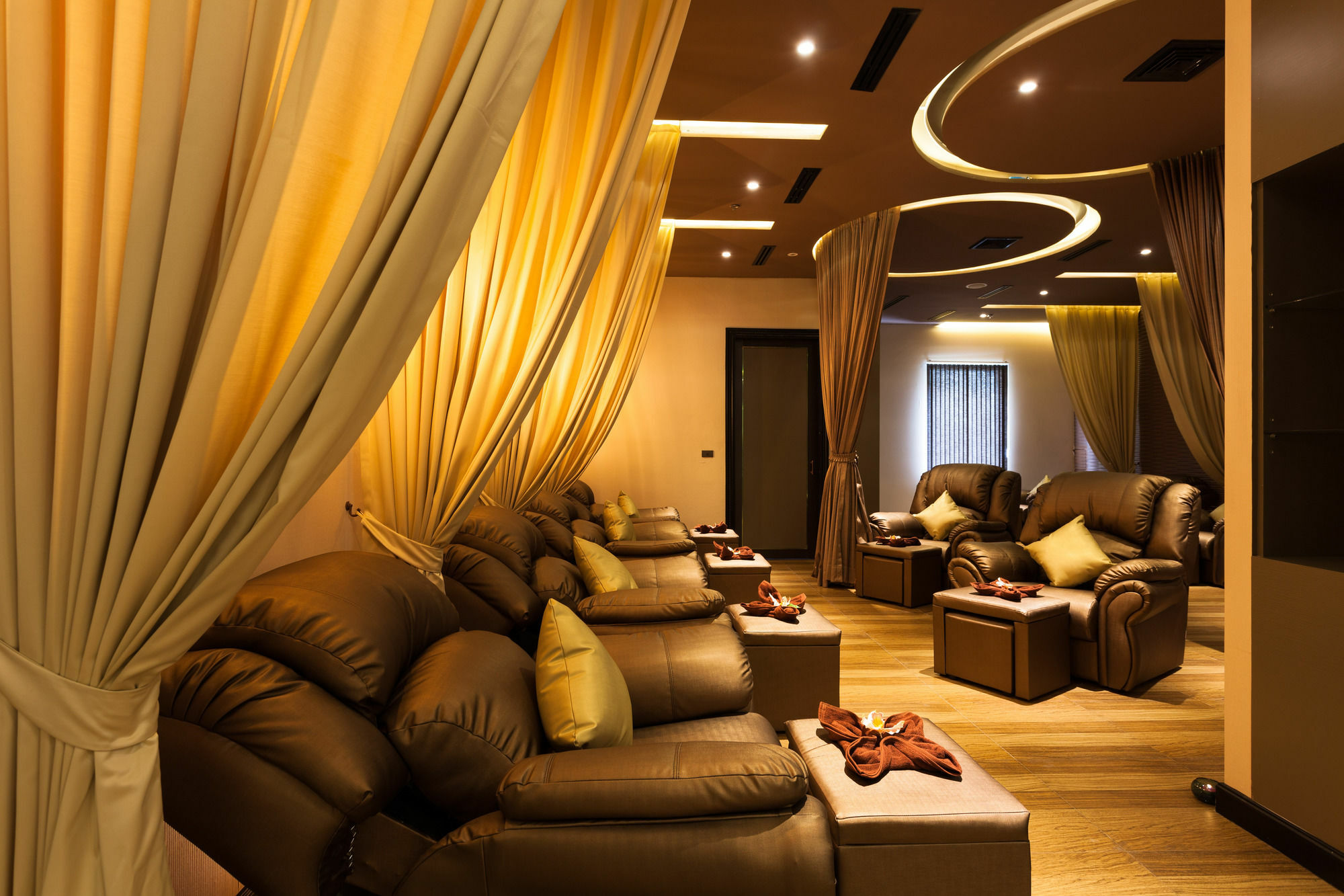 Grand 5 & Plaza Sukhumvit Hotel
