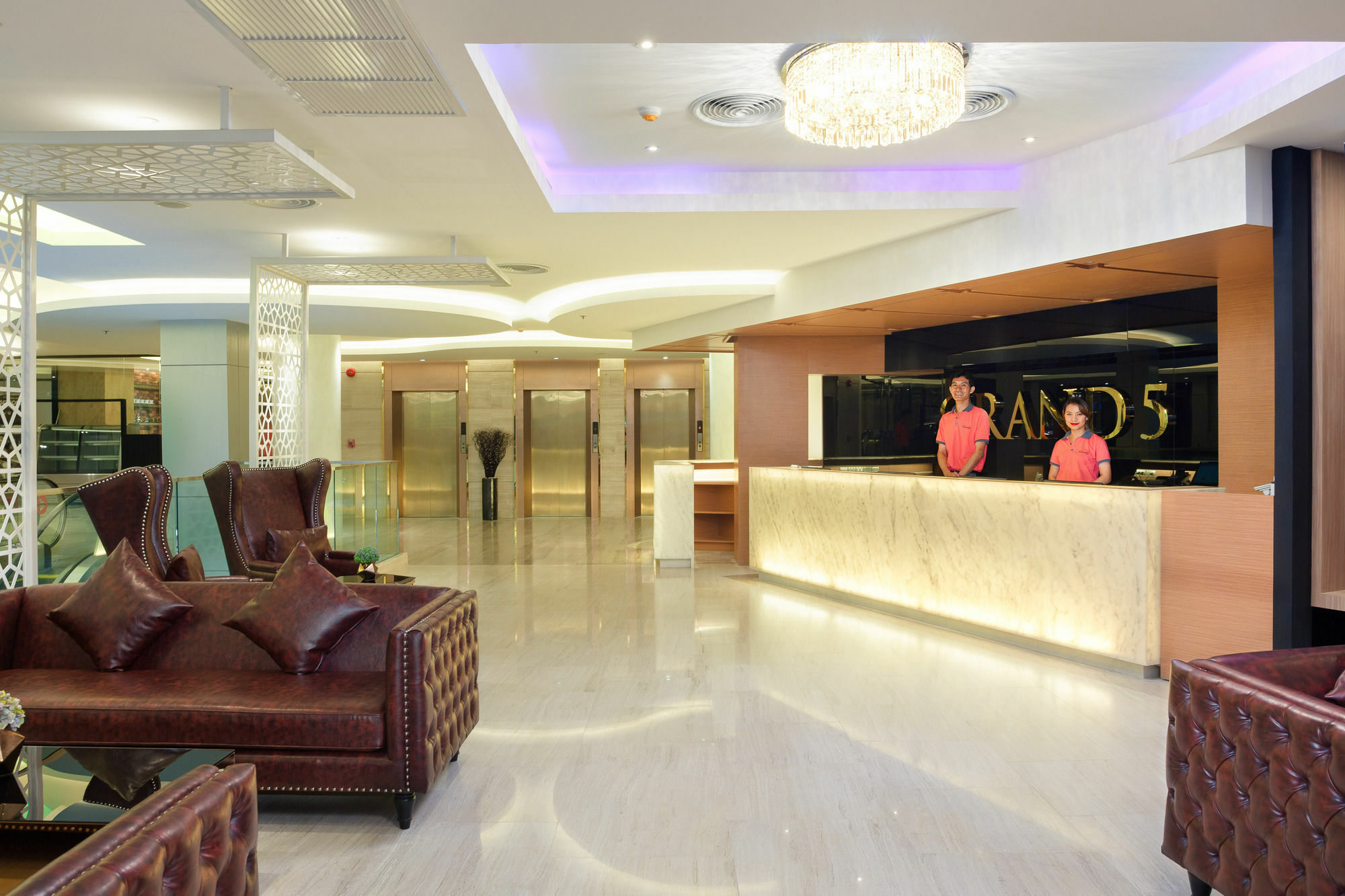 Grand 5 & Plaza Sukhumvit 4*