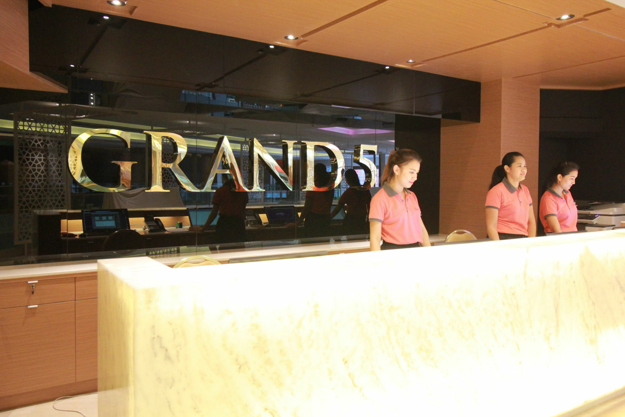 Hotel Grand 5 & Plaza Sukhumvit 4*