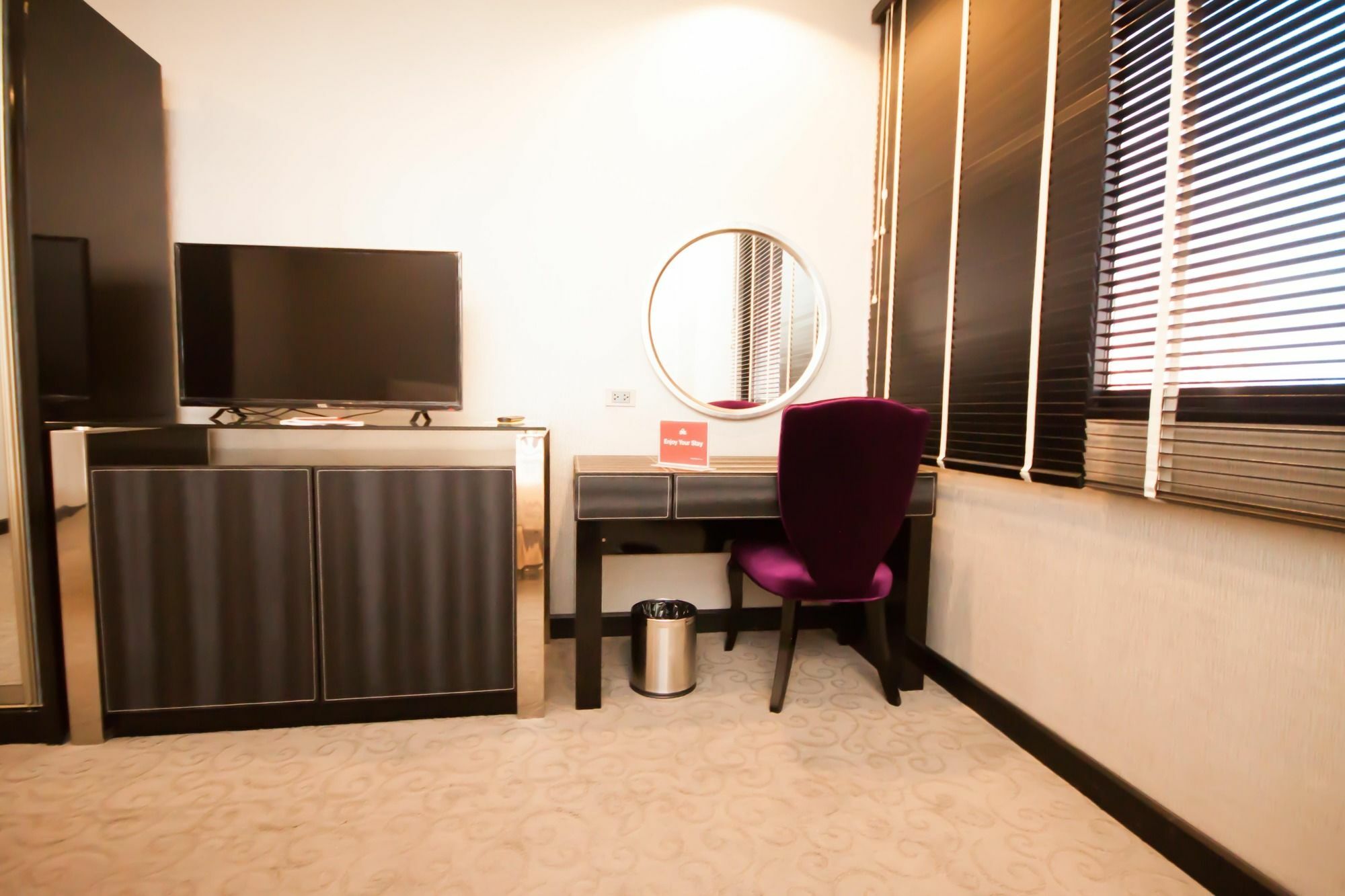 Zen Premium Sukhumvit 33 Hotel