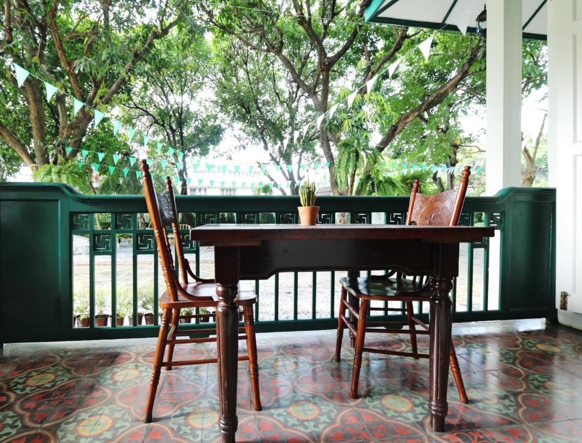 24 Samsen Heritage House Guest house