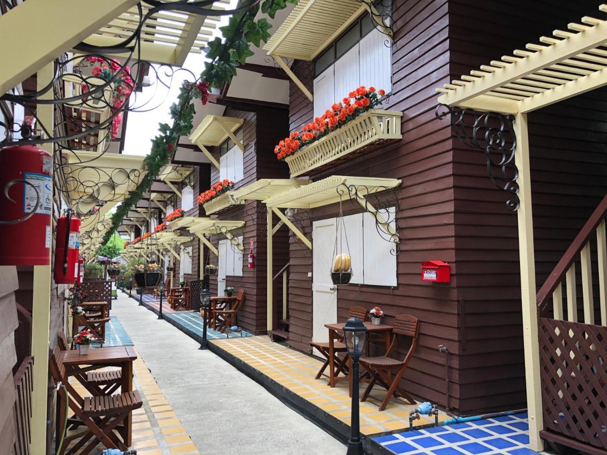 Resort Bangphlat 3*