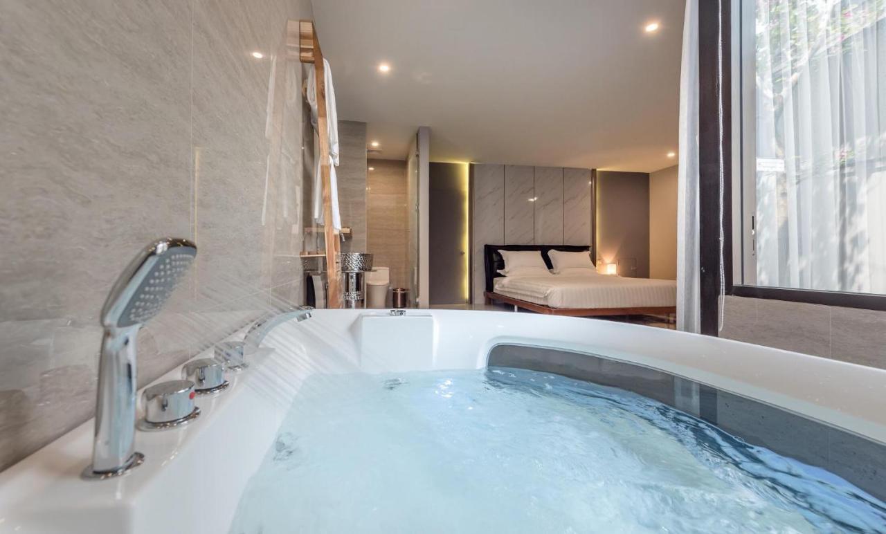 Resor The Valen Bangkok