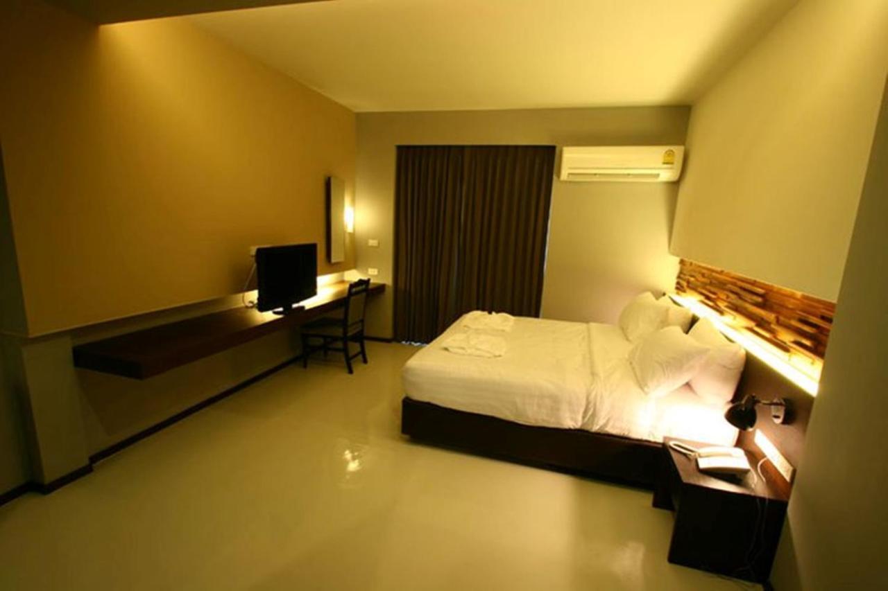 Hotel At One Hualampong