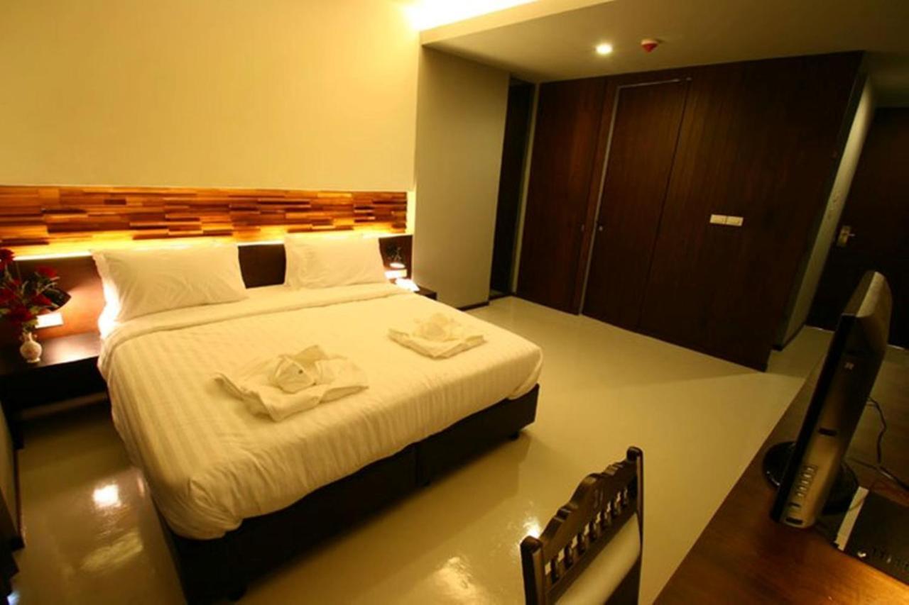 Hotel At One Hualampong 3*