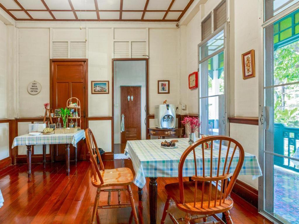 24 Samsen Heritage House * Bangkok