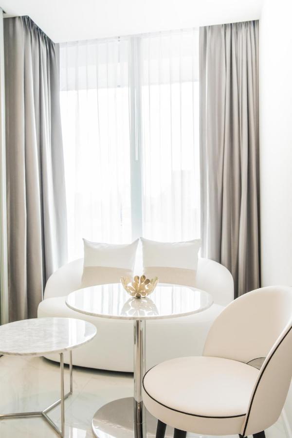 Hyde Sukhumvit 11 Floor 2 Apartment