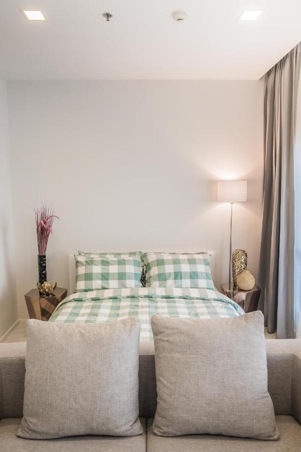 Hyde Sukhumvit 11 Floor 2 Apartment *