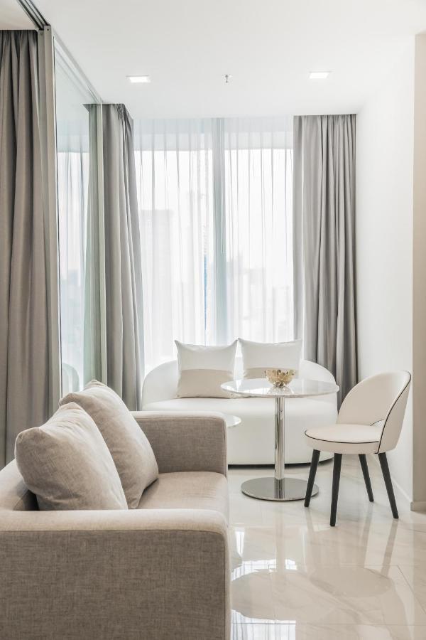Hyde Sukhumvit 11 Floor 2 *