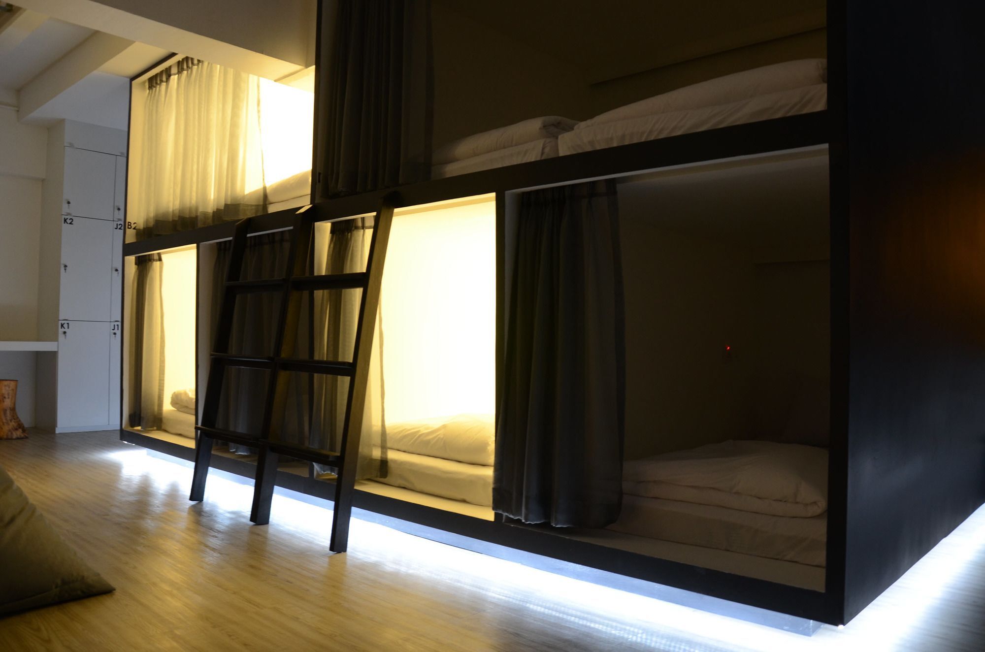 3 Howw At Sukhumvit 21 Hotel 2*