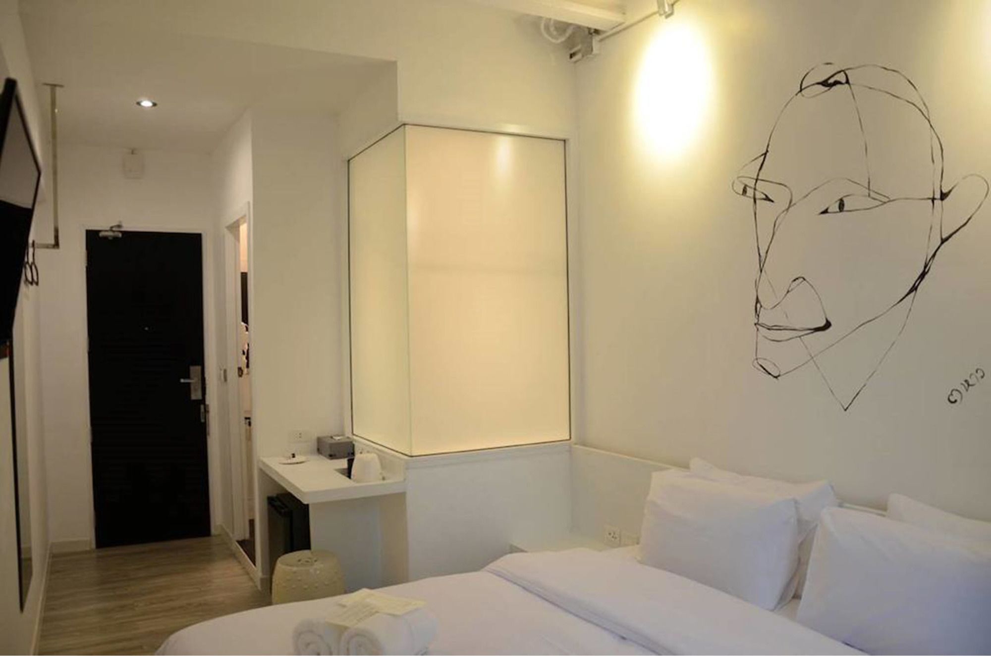 3 Howw At Sukhumvit 21 Hotel Bangkok