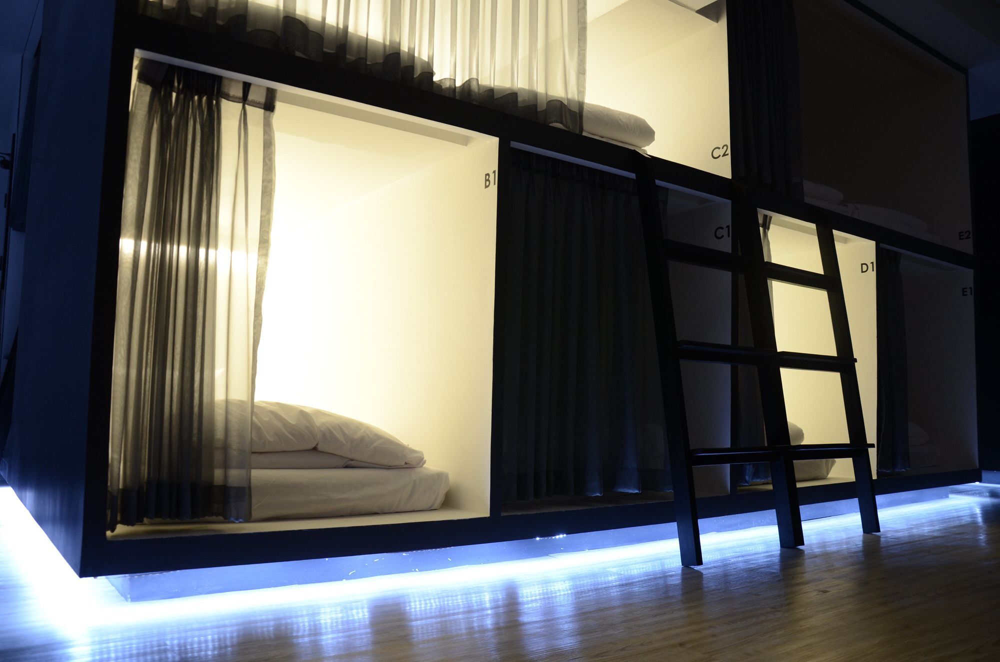 3 Howw At Sukhumvit 21 Hotel