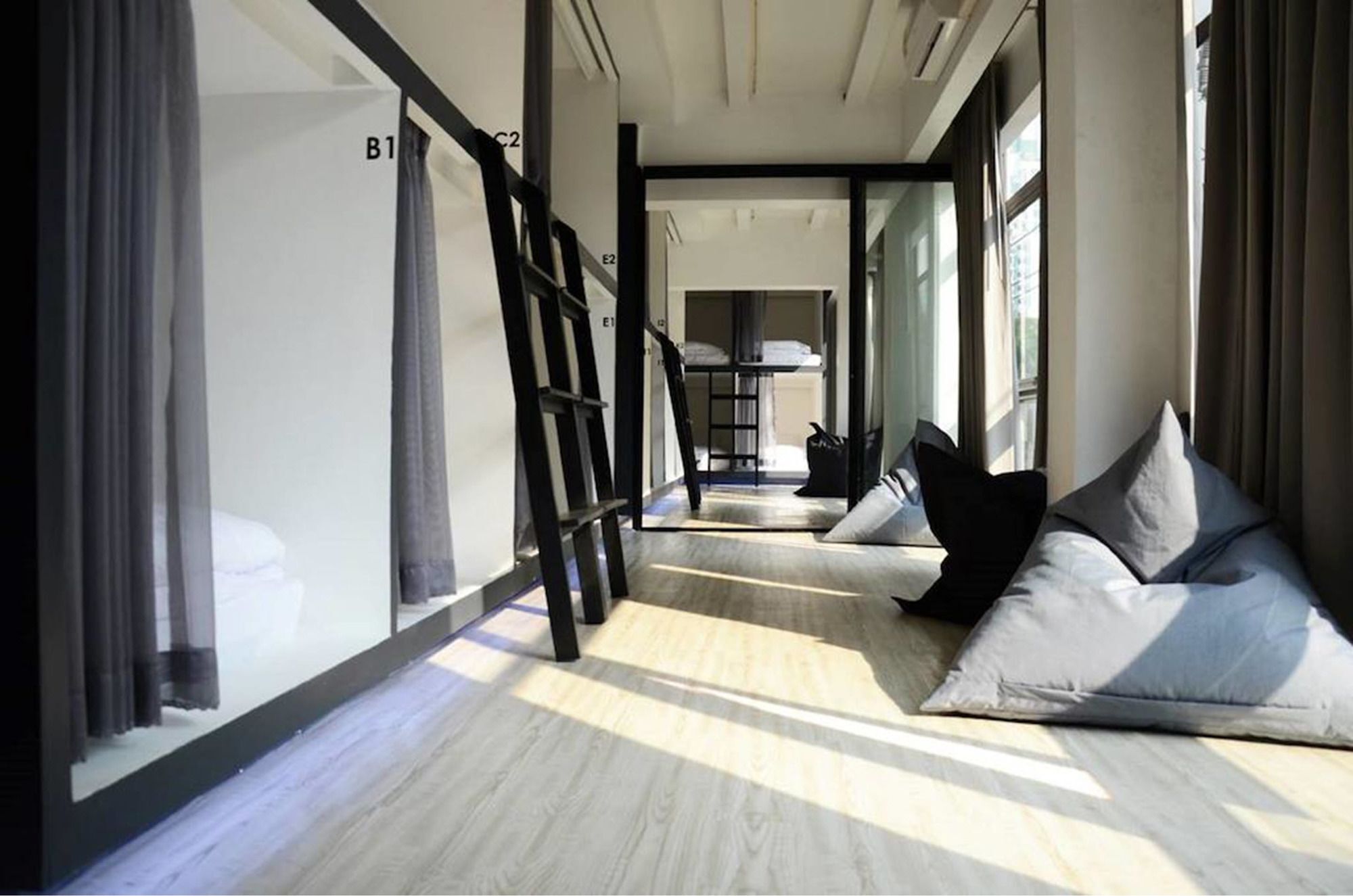 3 Howw At Sukhumvit 21 Hotel Bangkok