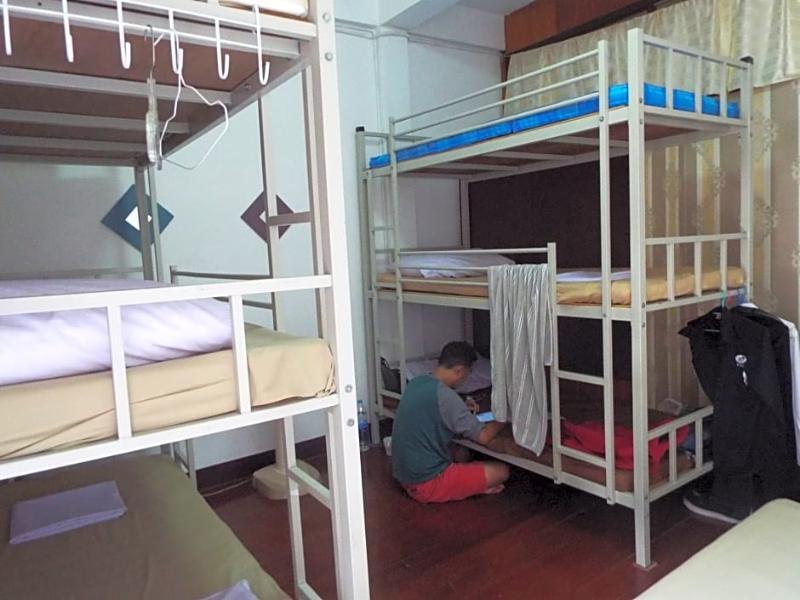 Hostel Hostel24 *
