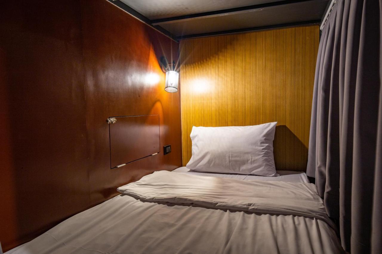 Hostel Luk - Digital Nomad Friendly Bangkok