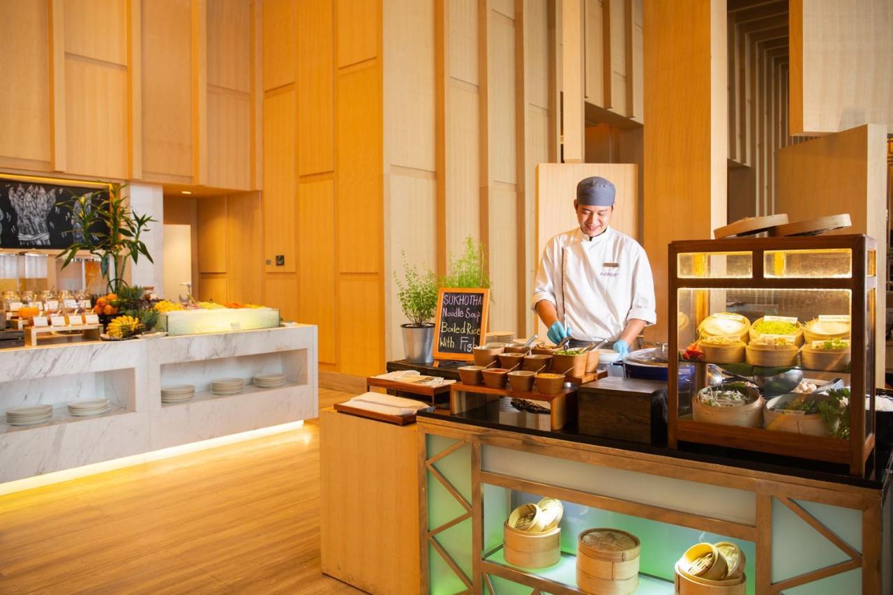 Khách sạn Avani Riverside 5*