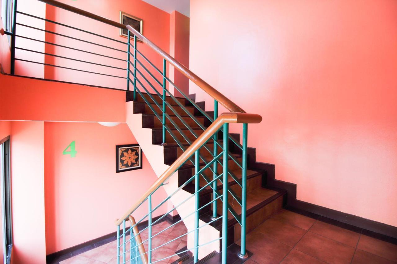 Oyo 434 Boonsiri Place Hotel 2*