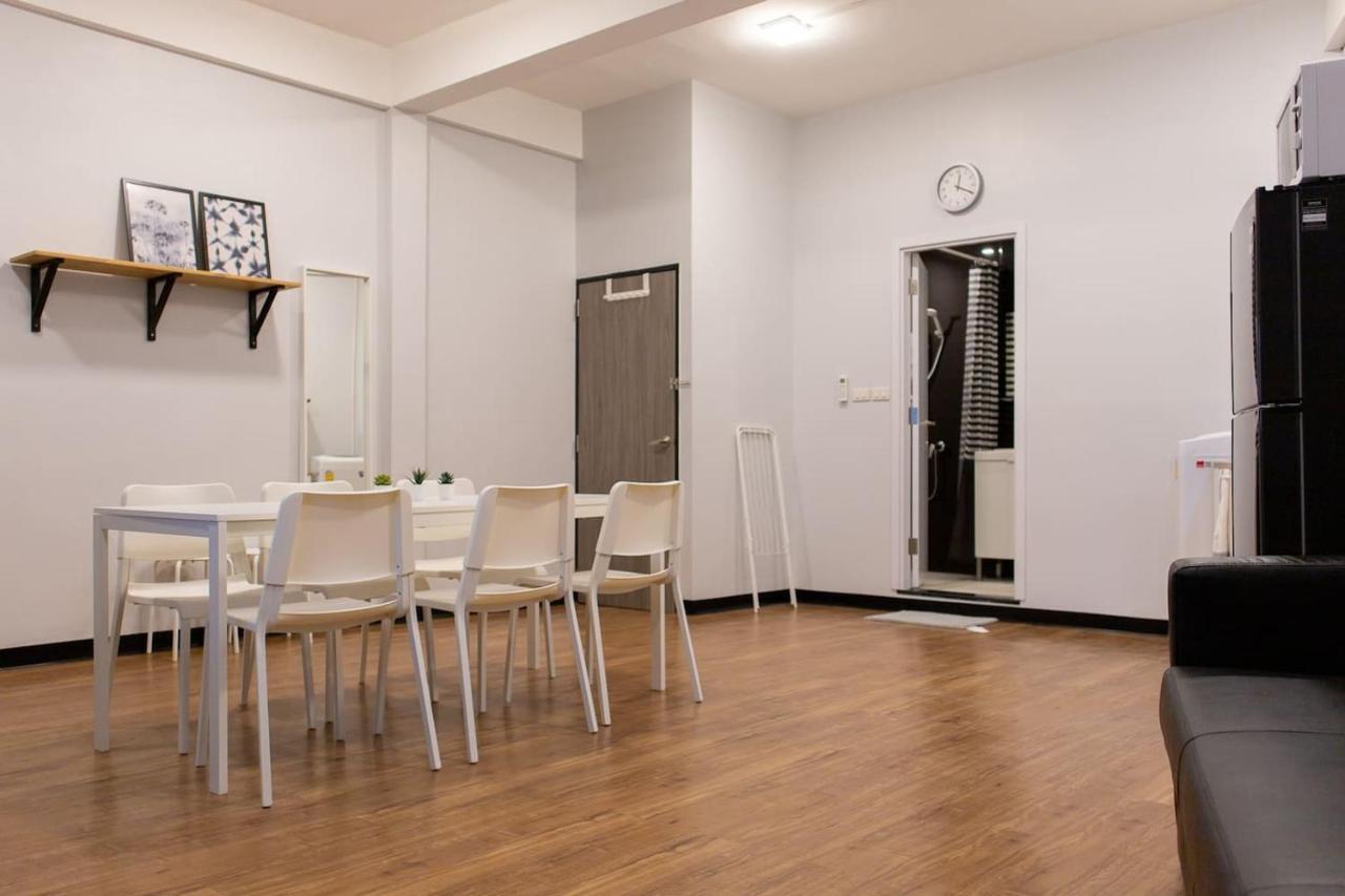 U4 Large 2 Bed Full Kitchen 200m To Bts Leilighet