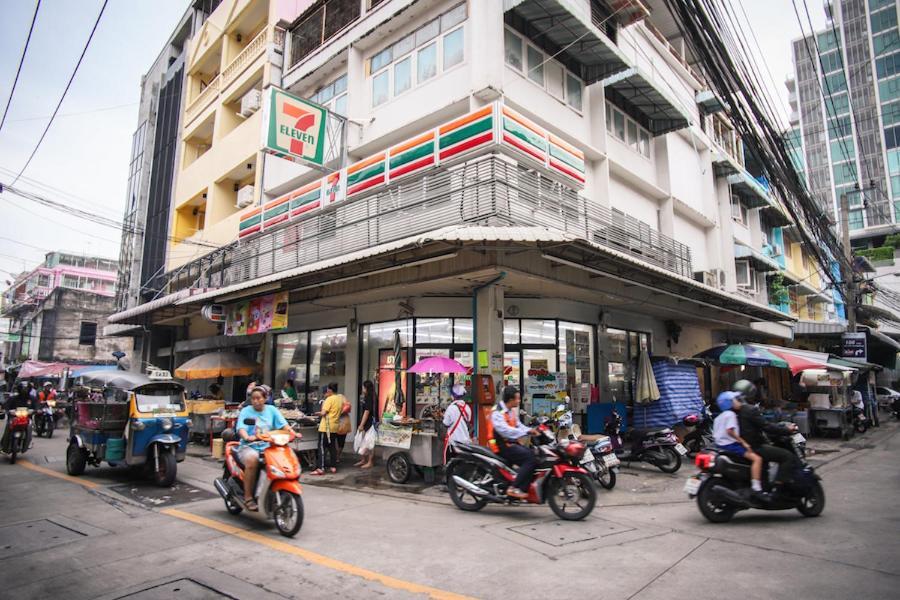 Apartment T1 Large Full Kitchen 100m. To Bts Bangkok