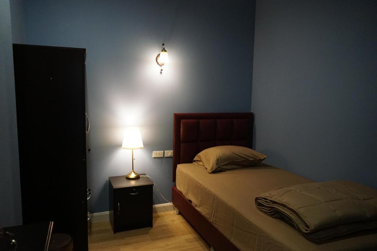 Mangkon Hostal Bangkok