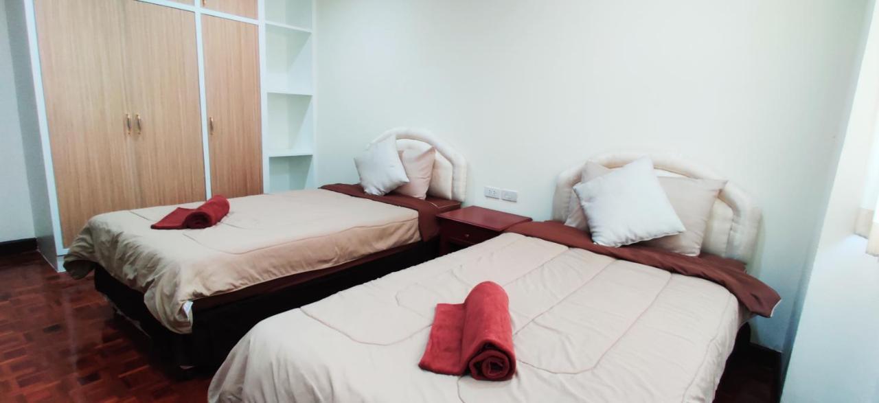 Rishi Court Apartment *
