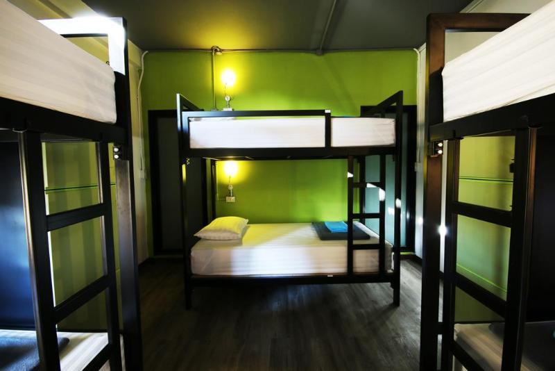 The Pillow Khaosan Hostel