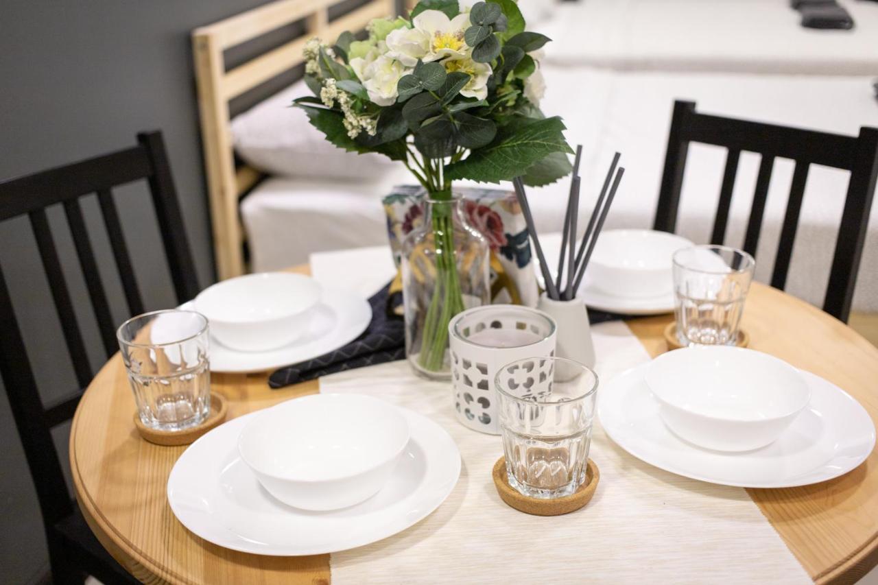 Apartment T1 Large Full Kitchen 100m. To Bts