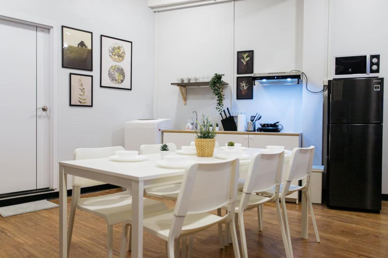 U4 Large 2 Bed Full Kitchen 200m To Bts Leilighet *