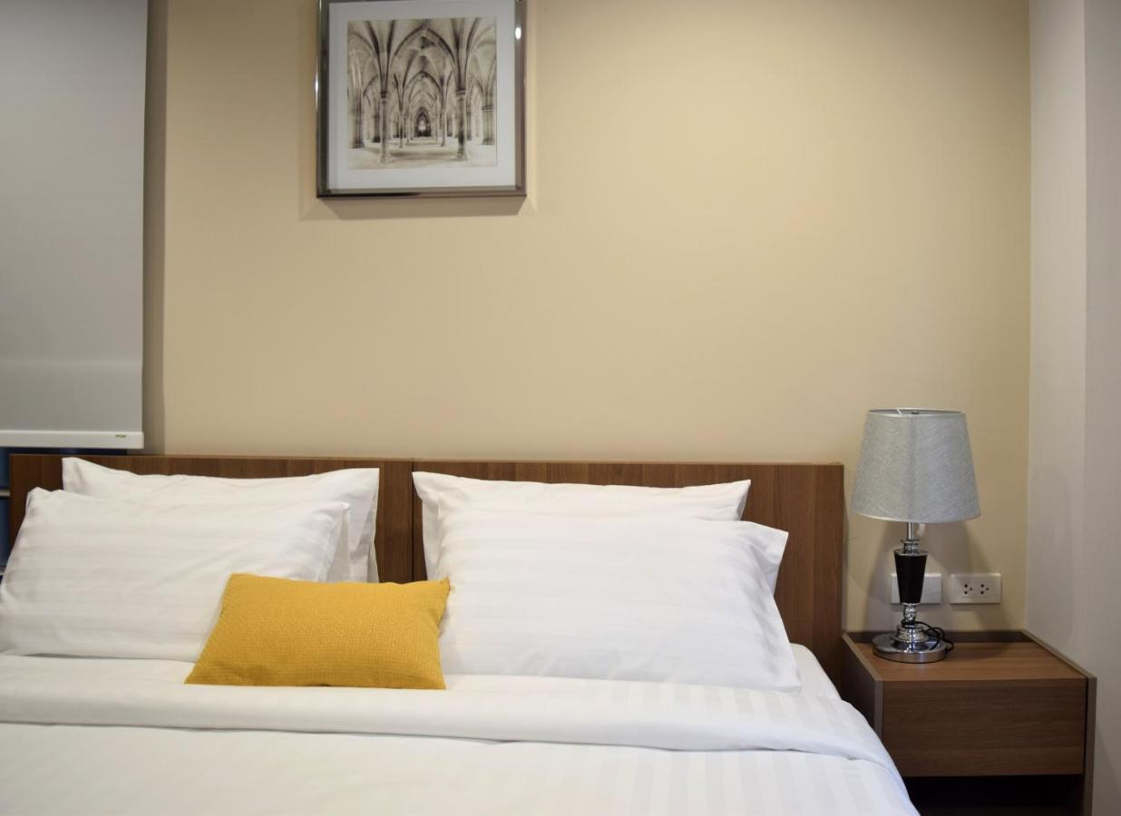 Mayflower House Apartment Bangkok