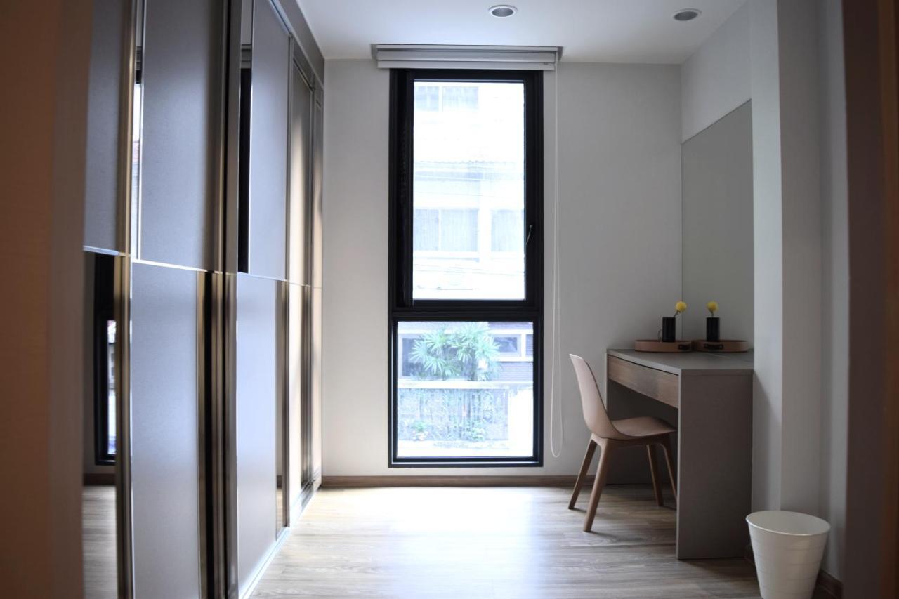 Mayflower House Apartment