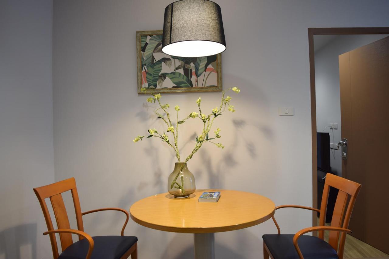 Mayflower House Apartment