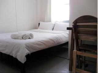 Asok Montri Hostel *