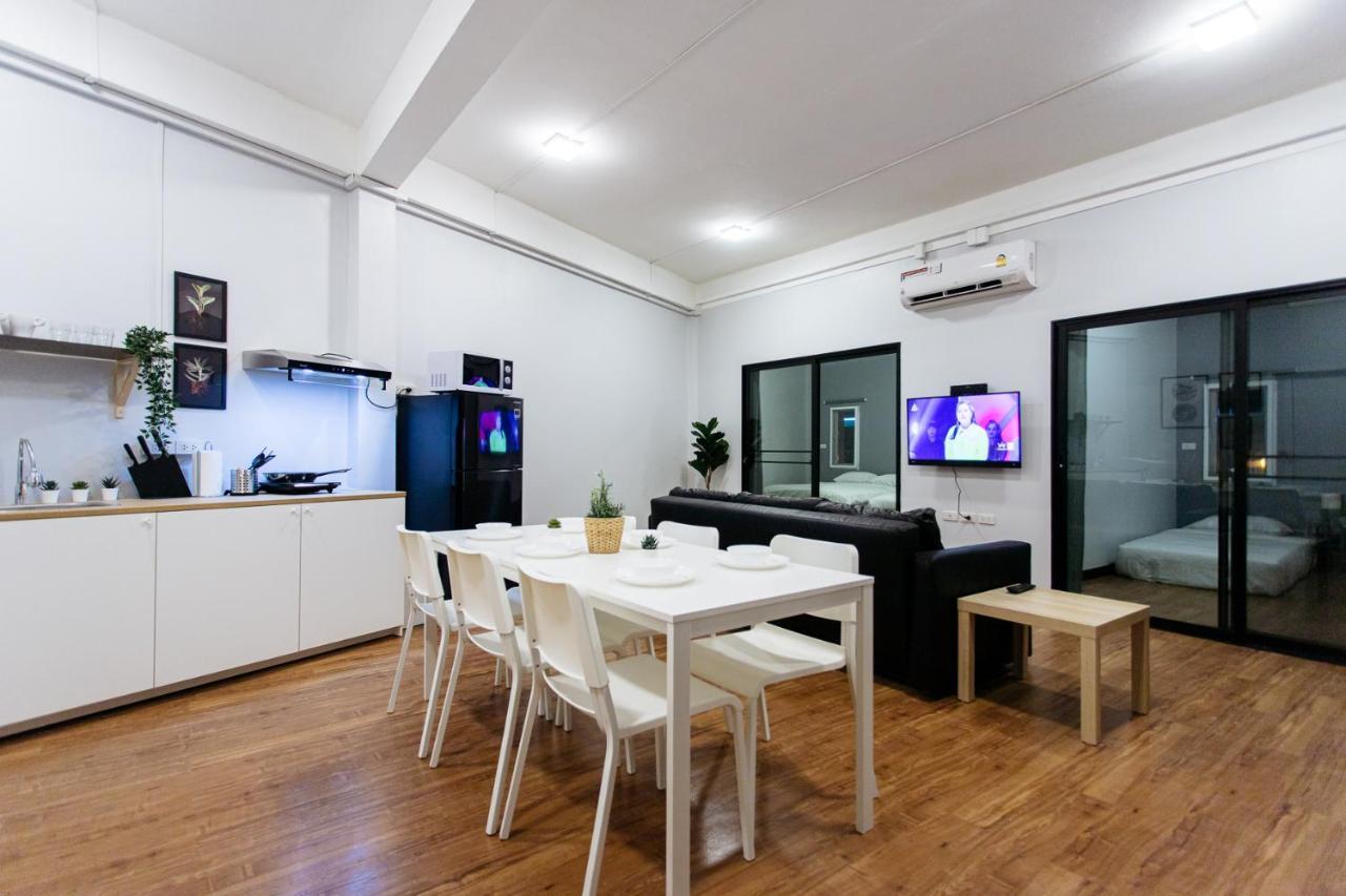 U4 Large 2 Bed Full Kitchen 200m To Bts Leilighet *