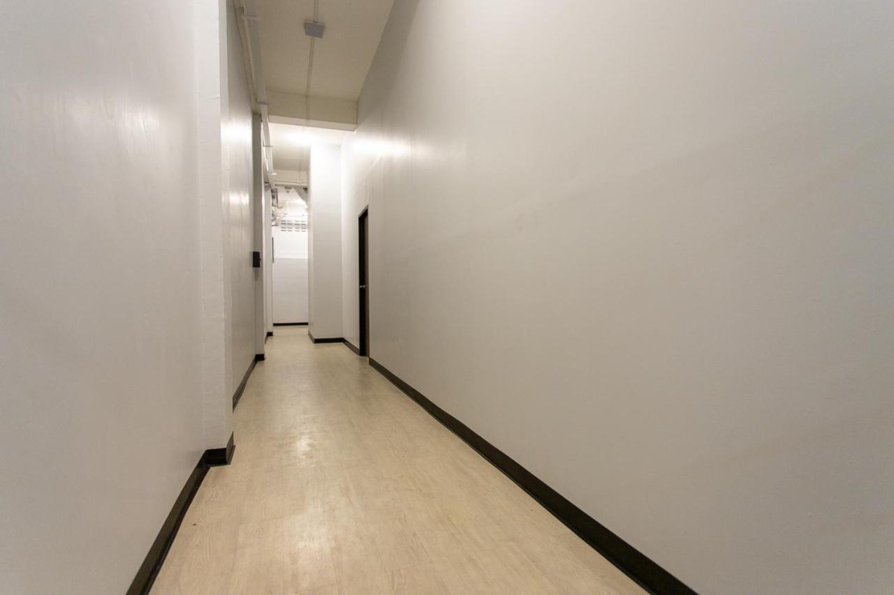 U4 Large 2 Bed Full Kitchen 200m To Bts Leilighet